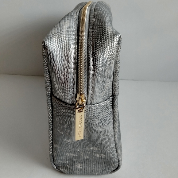 Estee Lauder Cosmetic Bag - Picture 3 of 5